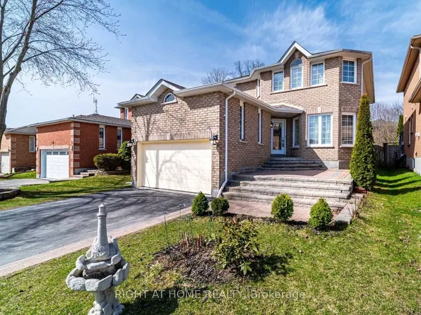 94 Ward Dr, Barrie, ON L4N 8A2