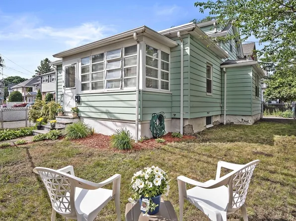 79 Vernon St, Somerville, MA 02145