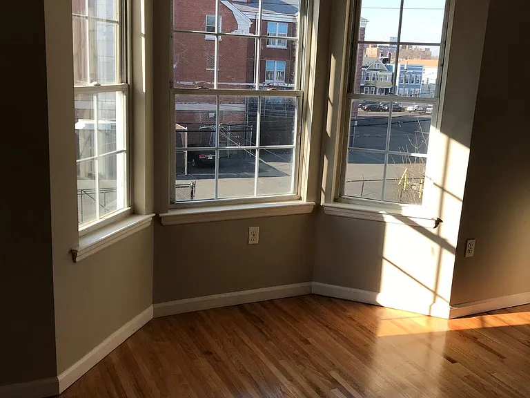 521 Bond St #2 — Photo 3