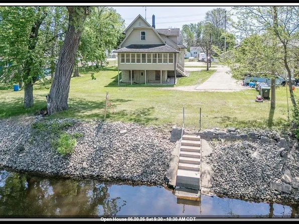 211 E Wolf River Ave, New London, WI 54961