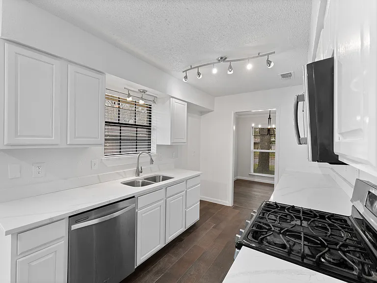 1224 Holt Ave — Photo 21