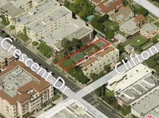 208 N Crescent Dr, Beverly Hills, CA 90210