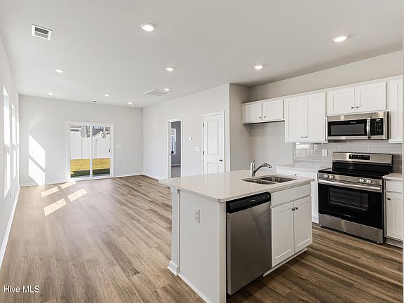 5th image of 269 Arnette Dr #A