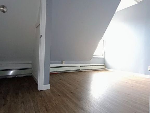 5th image of 166 Ridgewood Ave #3F