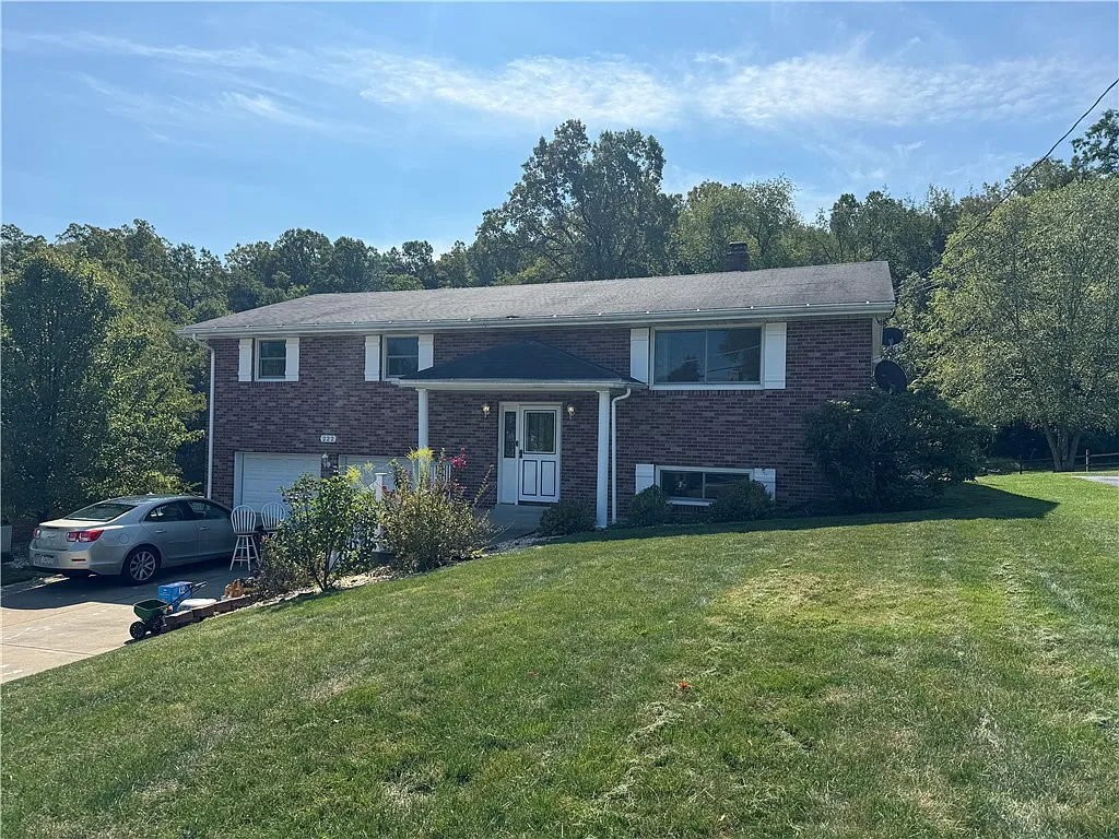 222 Hague Ln photo 1