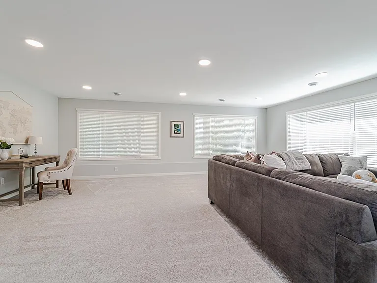 5175 Ranchview Ln N — Photo 30