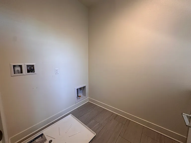 15852 Ellington Way — Photo 31