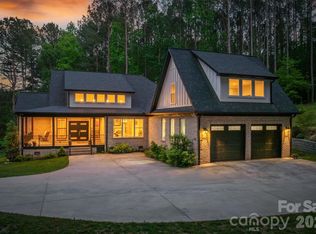 100 White Fawn Cir, Granite Falls, NC 28630
