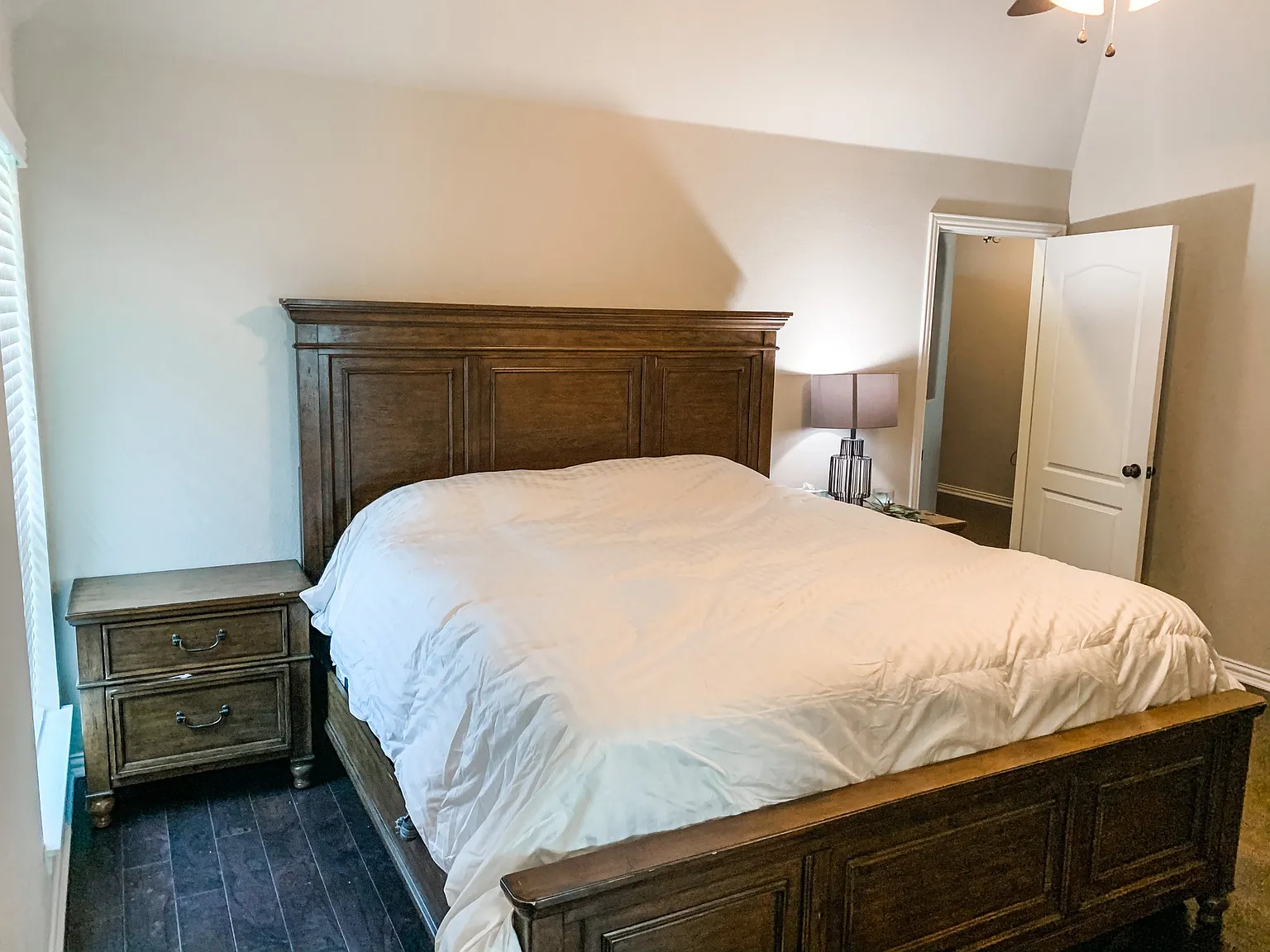 Spacious 4 Bed, 2 Bath Single Family Home in Willow Park - $2625/mo — Photo 2
