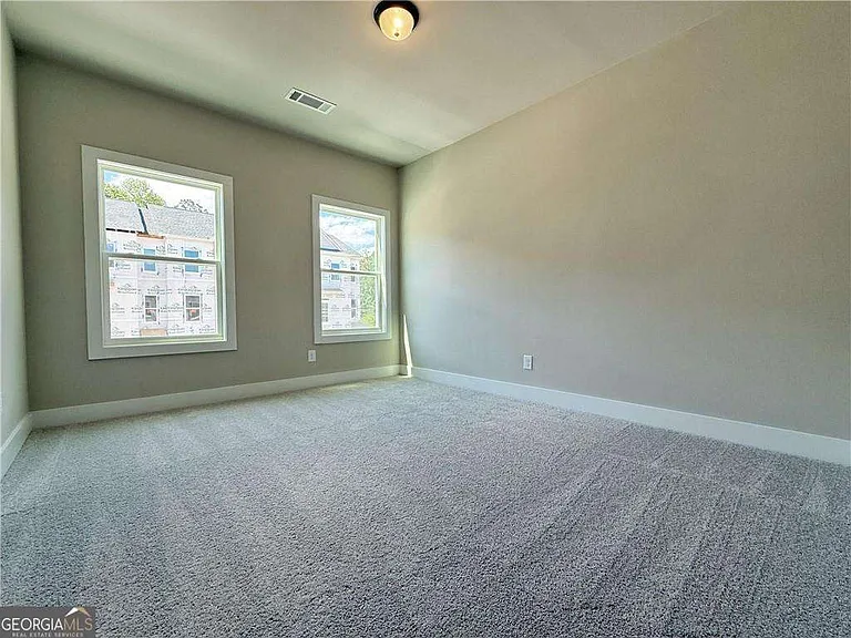 5704 Urban Vlg W — Photo 17