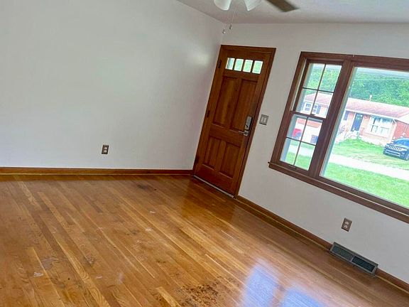 2nd image of 41 Hiawatha Trl