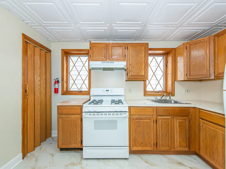 91 Walnut St — Photo 7