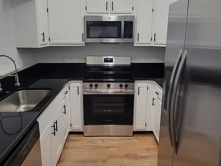 2604 Bracston Rd — Photo 3