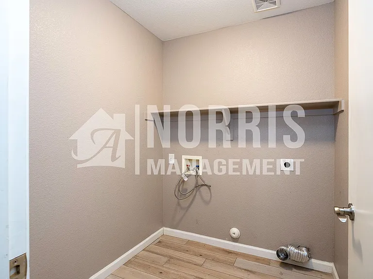 577 W Judi St — Photo 27