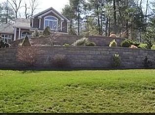 1 Crystal Ridge Dr, Ellington, CT 06029