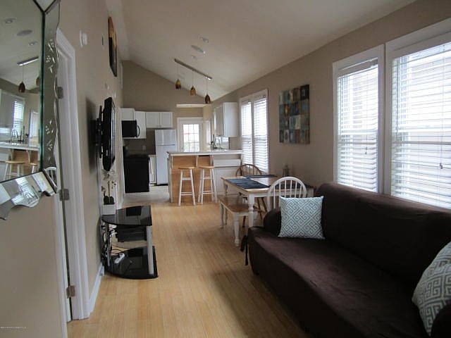 1st image of 255 Sheridan Ave