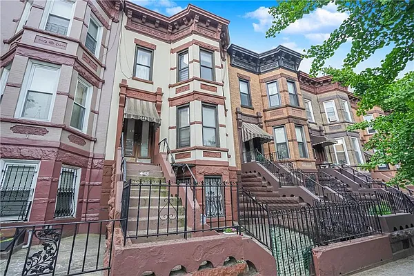 Sold by Remax Edge | media 3