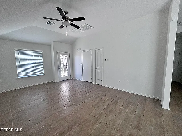 15213 Resolve Dr — Photo 3