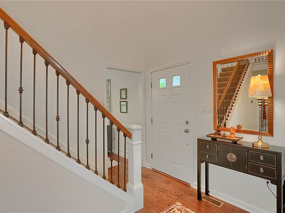 4th image of 705 Helen Ct