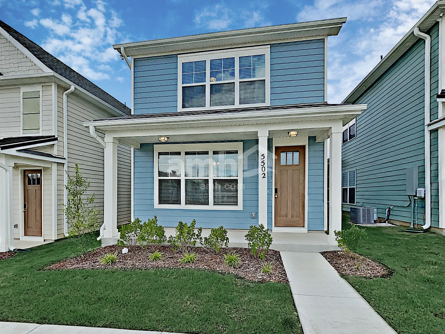 4 bed, 2.5 bath, 2149 sqft, $2,325 — Photo 1