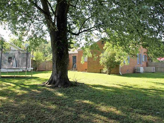 3rd image of 100 E Sunset Dr