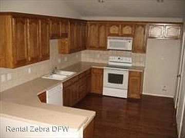 5th image of 6365 Geneva Ln