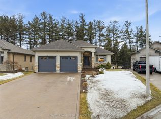 23 Lakewood Cres, Quinte West, ON K8V 5P4