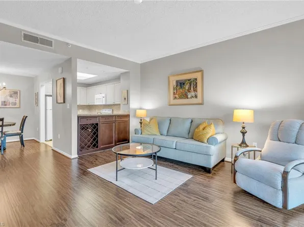 900 Arbor Lake DR #9-101, NAPLES, FL 34110