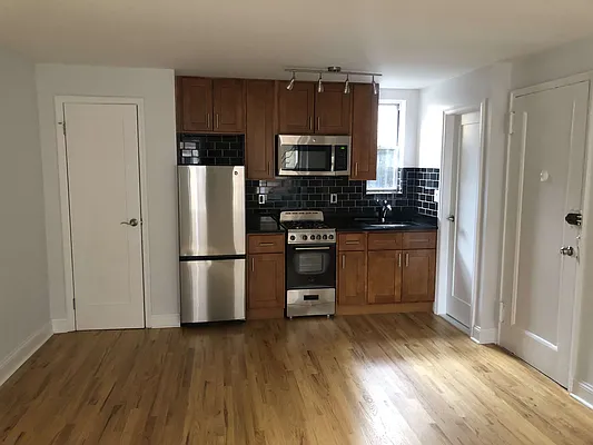 Rented by Waverly Realty Associates | media 32