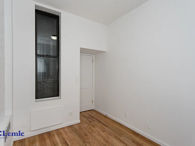 206 E 25th St #1FW — Photo 7