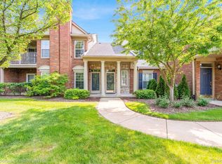3581 Oakmonte Blvd #60, Rochester, MI 48306