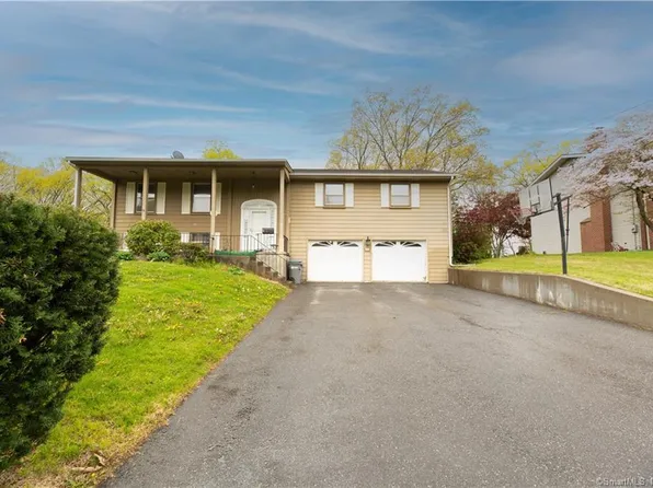82 Kennedy Road, Manchester, CT 06042