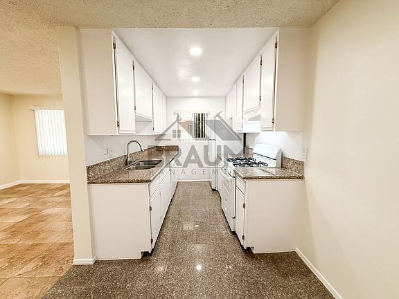 4th image of 221 W Elm Ave APT L