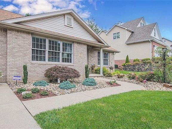 3rd image of 17 Hampshire Dr