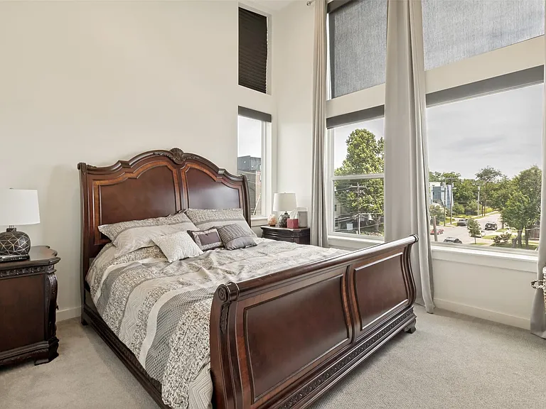 4626 Munger Ave #201 — Photo 8