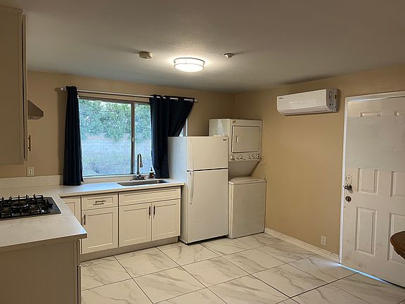 2nd image of 2448 Ablano Ave #103