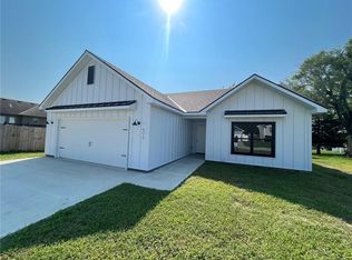 606 Oakmont Dr, Warrensburg, MO 64093