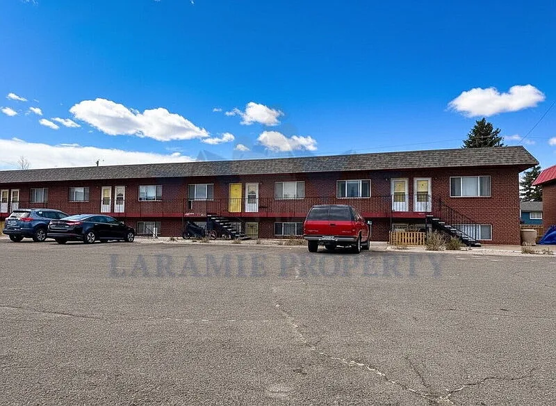706 Downey St #30