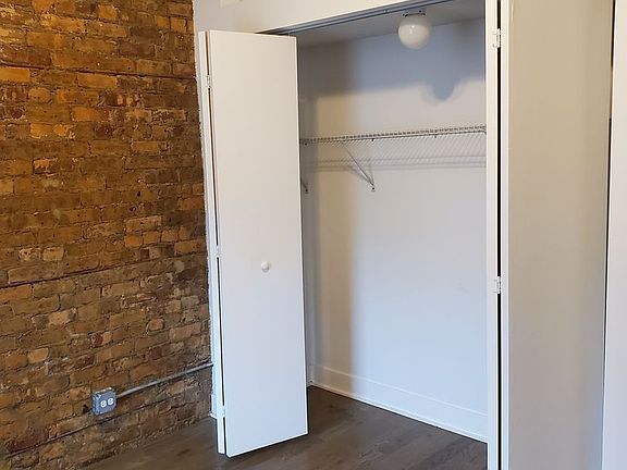 5th image of 1813 S Ashland Ave #2R