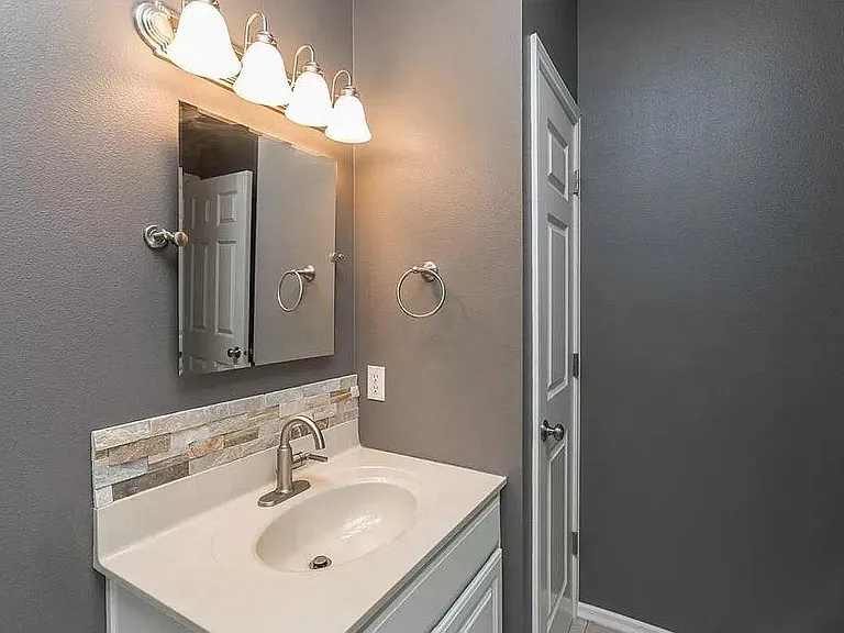 1020 Capri Dr NE — Photo 34