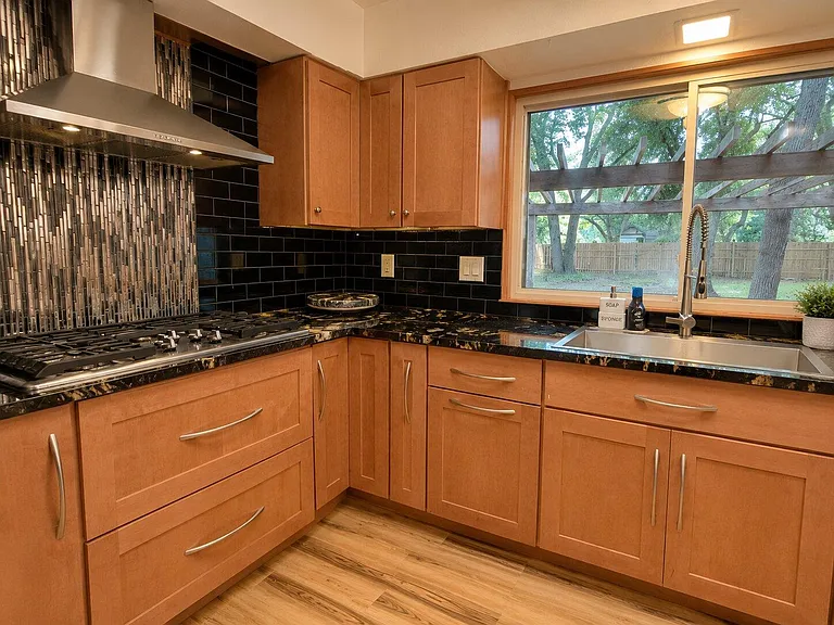 5802 Brook Valley Dr — Photo 8