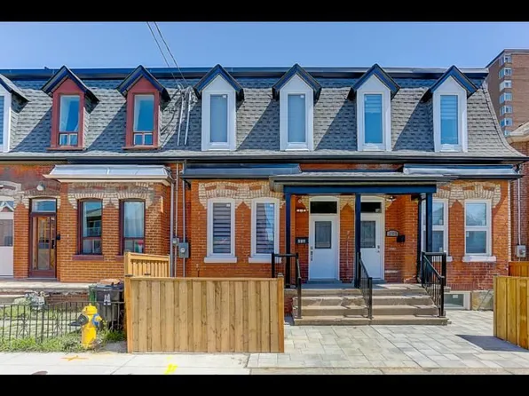 213 Osler St Floor 2, Toronto, ON M6N 2Z2