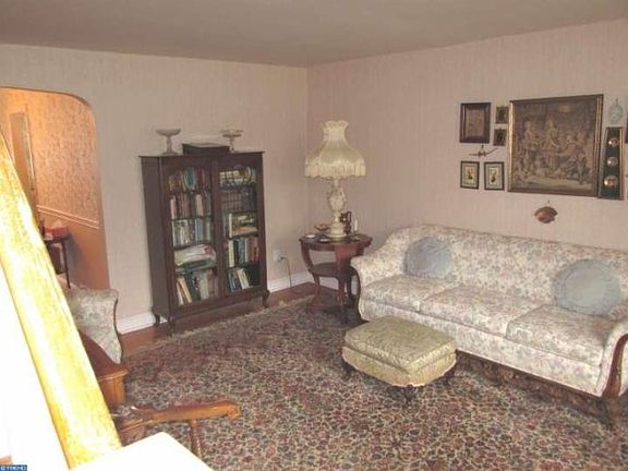 3rd image of 1365 Kimberly Dr