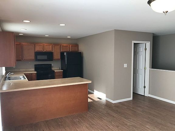 Dining to Kitchen & Laundry