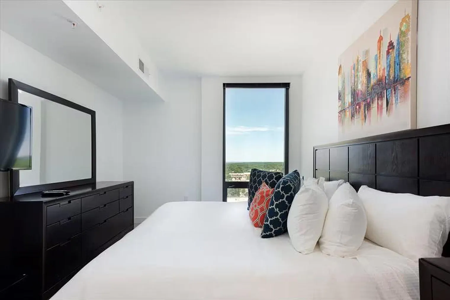 1 bed, 1.0 bath, 731 sqft, $4,747 — Photo 4