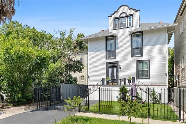 1st image of 1420 Valence St #G