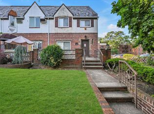 14733 72nd Dr, Flushing, NY 11367