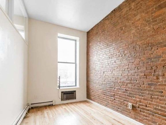 4th image of 2117 3rd Ave #F5