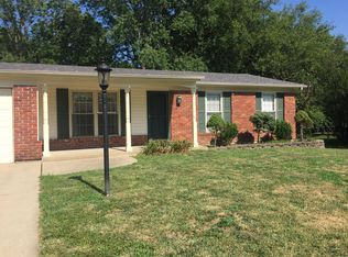 402 Stephanie Ln, Ballwin, MO