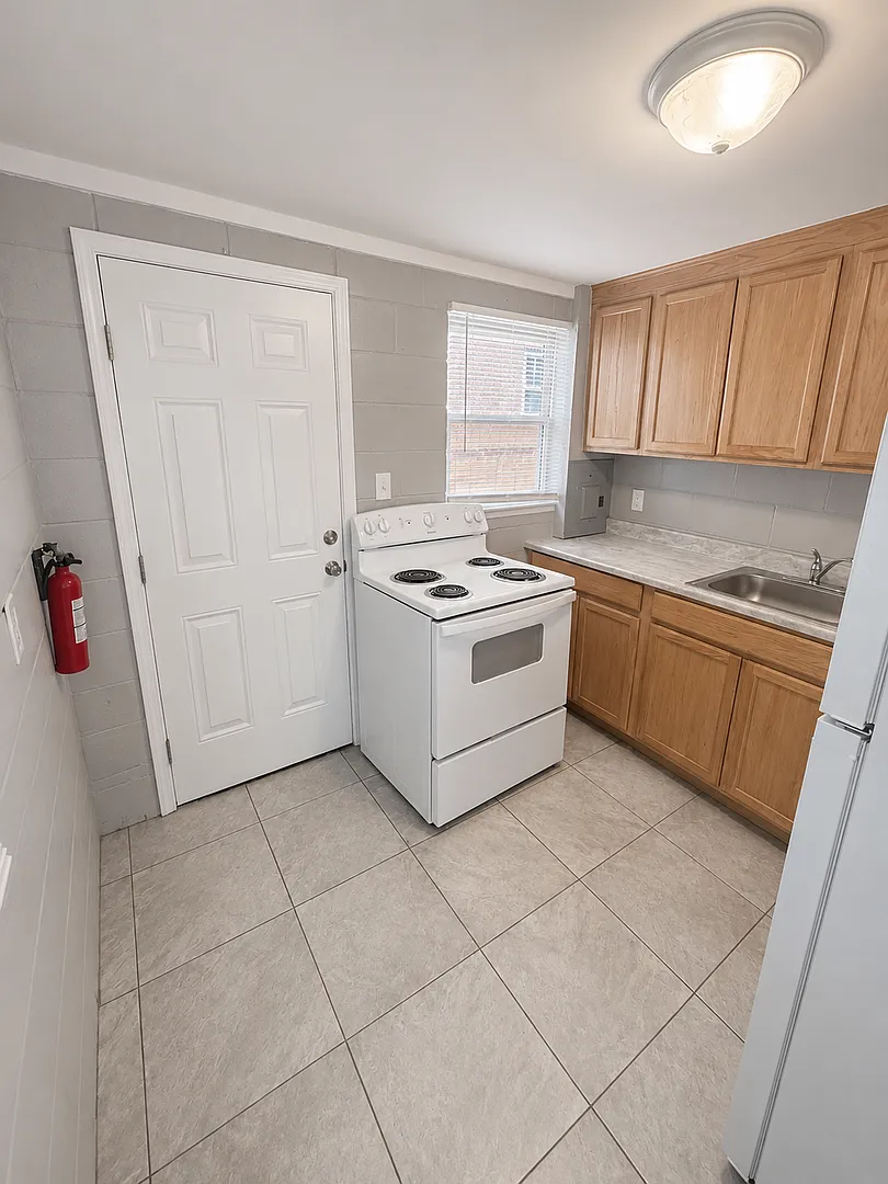 Newly Renovated 2br Apartment Near Usc & Downtown! — Photo 3